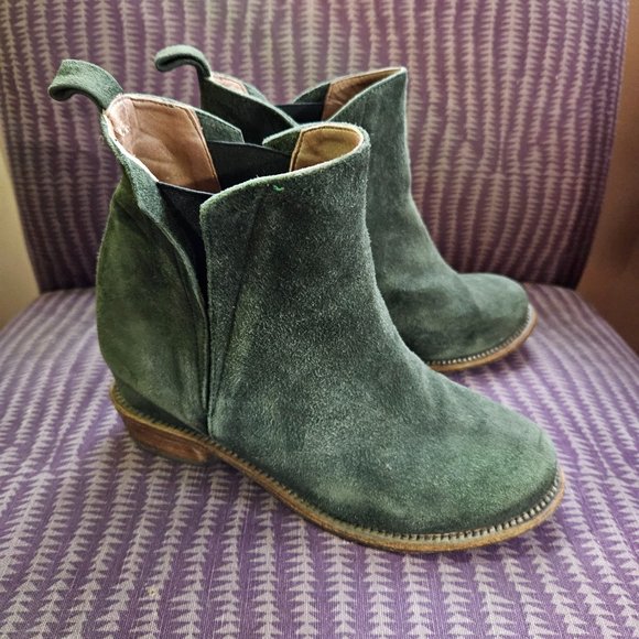 P. Monjo / Argila Ankle Booties in Green Suede - Size 38.5 - Picture 1 of 7